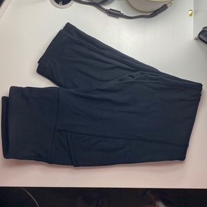 Used black leggings. Brand: Gottex. Size: xs.